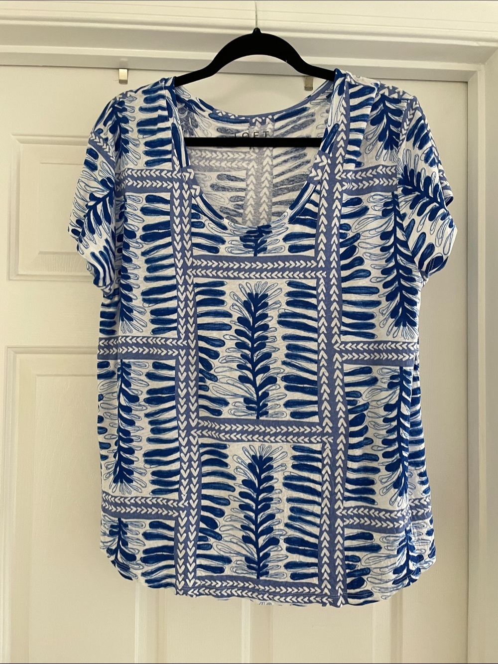 LOFT XL  Blue and White Short Sleeve Printed Tee
